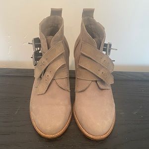 Emu Buckle Booties